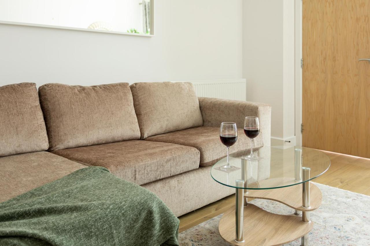 1 Bed Apartment - Redhill Central, Surrey, Gatwick #2 Екстер'єр фото